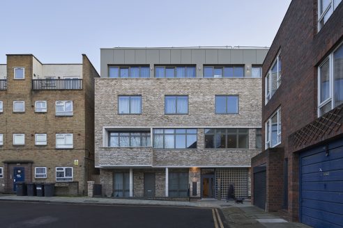 Fiona-Monkman_Islington-Architects_Centurion-Close_MJ-Long-Prize_Credit-Martina-Ferrera_1-492x328.jpg